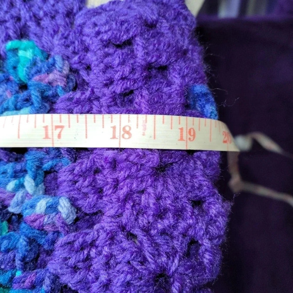 Vintage Handcrafted Handmade Crochet Vest Purple and Turquoise Medium 70s Comfy - Picture 8 of 12